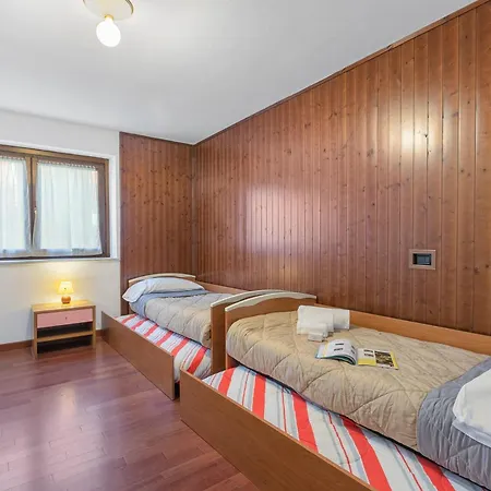The Sunflower - Apt With Balcony And Private Parking - Happy Rentals